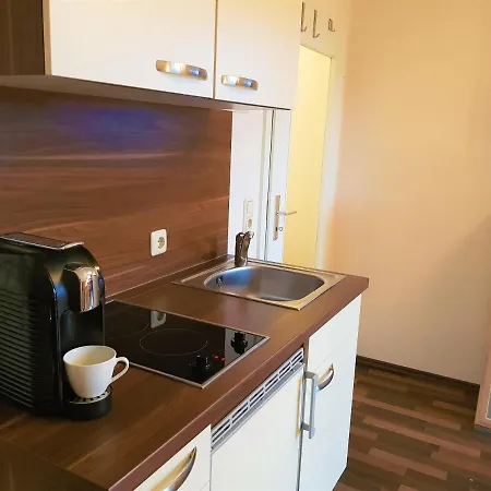 Apartment Mit Pool, Wlan, Tv, Balkon, Regen Dusche