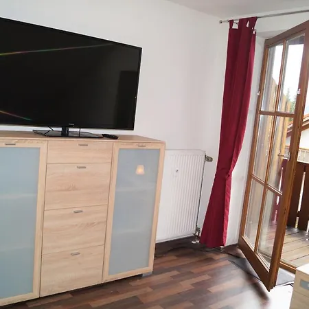 Mit Pool, Wlan, Tv, Balkon, Regen Dusche Apartment